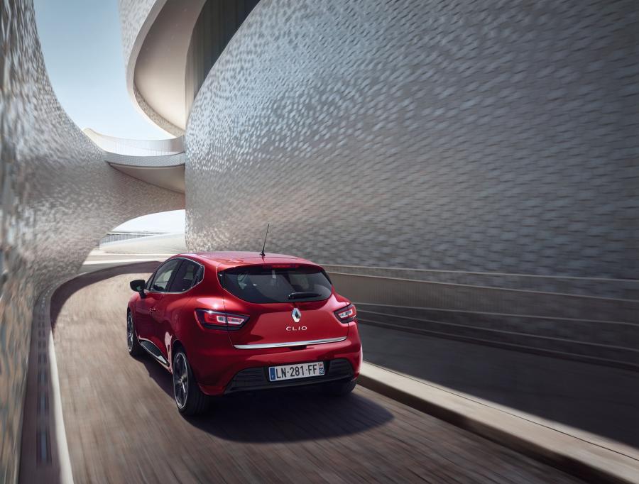  Renault Clio 2016 года  (фото 68 из 80)